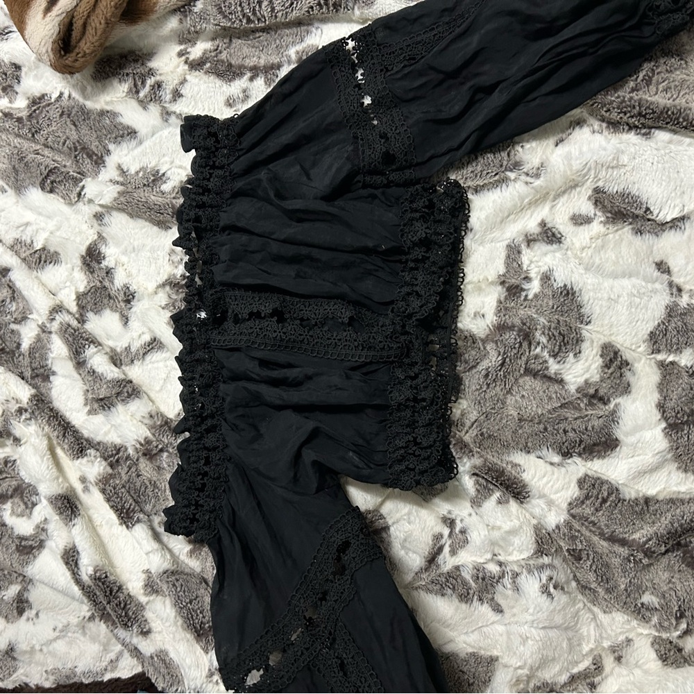 Elegant Black Lace Trim Crop Top